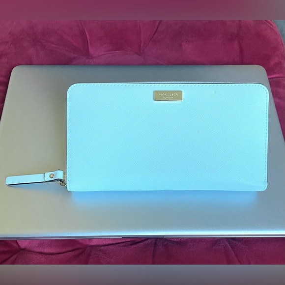 Kate Spade 100% Genuine Saffiano Leather wallet in sky blue accordion zip around - Picture 3 of 13